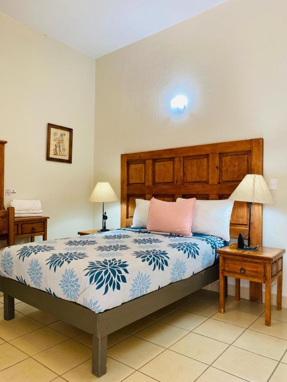 Hotel Dona Chela En Calvillo Exterior photo
